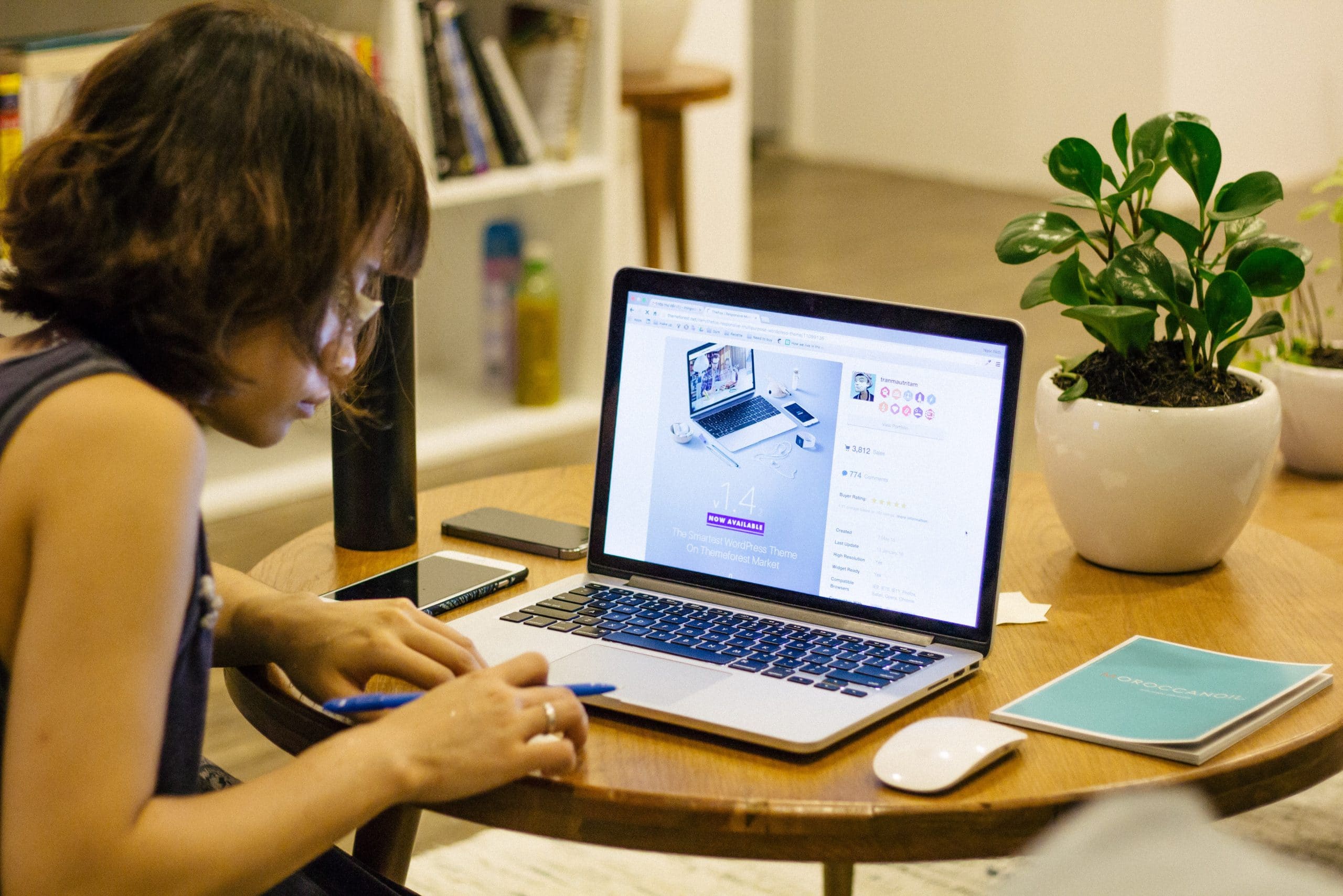 Agence SEO Dijon 1 création d'un site wordpress avec une plante